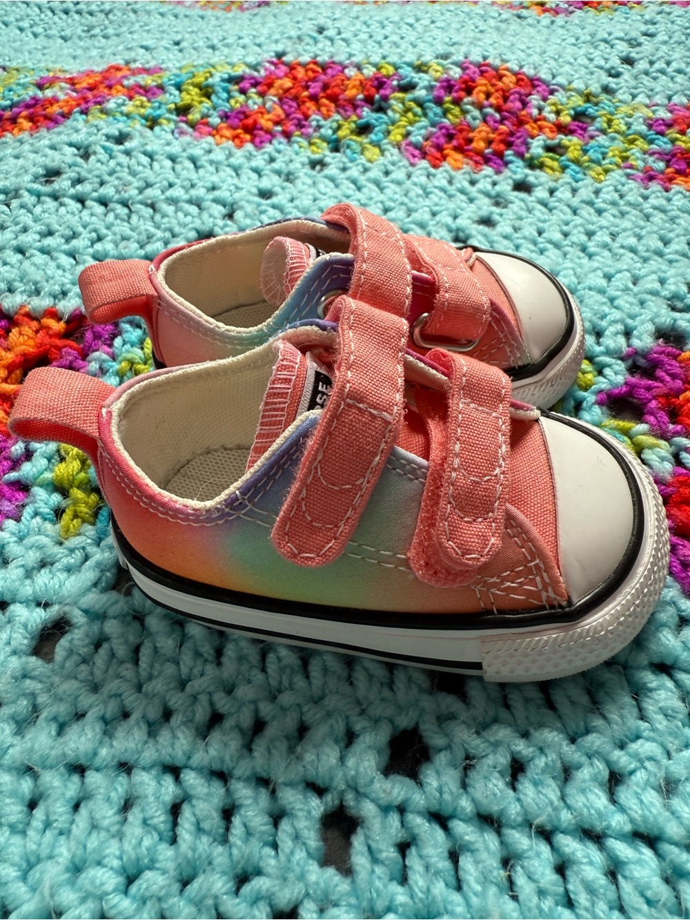 Baby Rainbow Converse - Picture 2 of 12